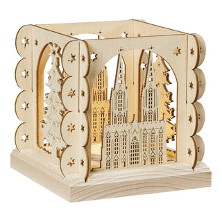 Holz-Kerzenhalter in Laternenform mit filigran ausgeschnittenem Köln-Motiv und weihnachtlichen Tannenbäumen, naturbelassenes Holzdesign, passend für ein Teelicht.