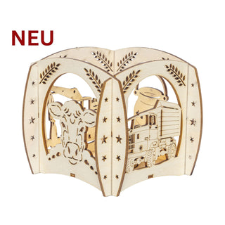 Holz‑Kerzenhalter „Agrar‑Motiv“ mit ausgeschnittener Kuh, landwirtschaftlichen Symbolen wie Traktor, Getreideähren und Milchkannen; passend für ein Teelicht, 12 cm groß.
