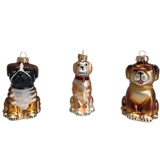 3-teiliges Set Christbaumschmuck aus Glas mit drei liebevoll gestalteten Hundefiguren in unterschiedlichen Designs, jeweils ca. 8 cm groß.