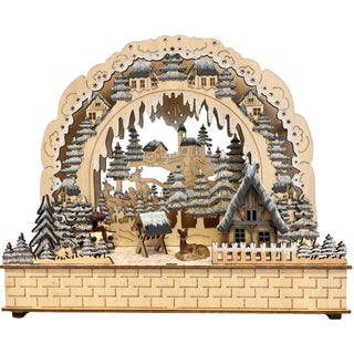 LED Lichterbogen „Waldhaus“ aus Holz mit verschneiter Winterlandschaft, Waldtieren, Tannenbäumen und Winterhaus, beleuchtet mit 10 LEDs, 30 cm breit.