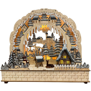 LED Lichterbogen „Waldhaus“ 30 cm aus Holz mit beleuchteter Winterlandschaft, verschneiten Tannenbäumen, Waldtieren, Dorfszene und warmweißen LEDs.