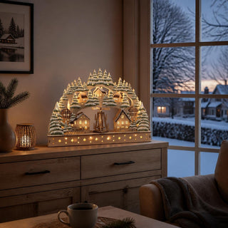 LED Lichterbogen „Dorf mit beweglicher Pyramide“ mit beleuchtetem Winterdorf, verschneiten Häusern, Tannenbäumen und drehbarer Weihnachtspyramide, farbige Weihnachtsdekoration aus Holz, 45 cm.