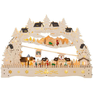 Dieser effektvoll beleuchtete Lichterbogen mit Bergpanorama, verschneiten Hütten und Skilift ist etwas für Wintersportfans. &nbsp;Als stimmungsvolle Weihnachts- und Adventsdekoration ist dieser reich verzierte Lichterbogen ein Highlight in der Wohnstube. Der Lichterbogen setzt auf energiesparende LED Beleuchtung. Ein Highlight des Lichterbogens ist die bewegliche Seilbahn, sie verleiht dem Motiv noch mehr leben. Auch die bunten und farbenfrohen Figuren passen zur perfekten Zeit zum Skifahren.
