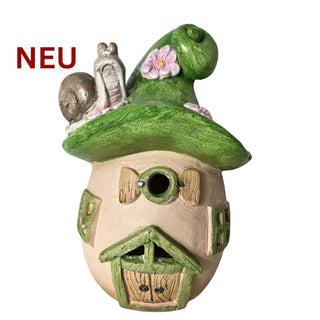 Gartenfigur „Pilzhaus Schnecke“ mit grünem Dach, Schneckenfigur und Blume, rundes Häuschen mit Tür und Fenstern, Solar‑LED, 31 cm hoch, auf weißem Hintergrund mit rotem Schriftzug „NEU“.
