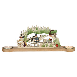 Teelichthalter aus Holz für 2 Teelichte. Mittig sind Szenen aus dem DEFA - Märchen Schneewittchen zu sehen.