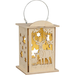 Holzlaterne „Wald“ mit filigran ausgesägtem Hirsch‑ und Kitzmotiv sowie Sternöffnungen, geeignet für Teelicht oder LED‑Beleuchtung. LED-beleuchtet