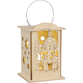Naturfarbene Holzlaterne „Seiffener Kirche“ mit filigranen Aussparungen, Figurenmotiv und Sternöffnungen, geeignet für Teelicht oder LED‑Stripe. LEDbeleuchtet