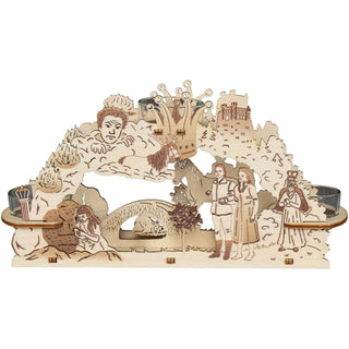 Der kleine hölzerne Teelichtleuchter  für 3 Kerzen bringt das Märchen vom singenden, klingenden Bäumchen detailgetreu wieder. Kleine Filmausschnitte sind bildlich festgehalten. Alle Darsteller sind zu sehen - König, Zwerg, Prinz und Prinzessin. Auch das Zauberbäumchen steht natürlich im Mittelpunkt. Bild 2.