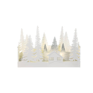 Weiß lackiertes Holz-Diorama mit dem Motiv eines Winterwaldes mit einer Waldhütte. Beleuchtet wir das Diorama mit 10 LEDs die mit Batterie betrieben werden. Das Diorama hat einen Timer._1