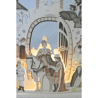 LED-Standleuchte 'Drei Haselnüsse für Aschenbrödel®' Limited Edition 2025, einfarbig abgesetzt: Märchenszene mit Prinzessin auf weißem Pferd, Begleitfigur, beleuchtetem Torbogen und Eulenmotiv._Detailfoto