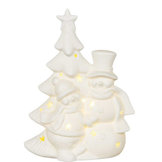 LED Weihnachtsbaum mit zwei Schneemännern aus Porzellan, 18 cm hoch, weiß mit sternförmigen Lichtausschnitten und gelbem LED-Licht – festliche Dekoration mit warmem Leuchteffekt.