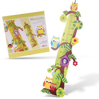 Bunte Messlatte in Form eines Baumes, dekoriert mit Eulen und Blumen. Die Skala reicht von 70 cm bis 150 cm. Auf der Verpackung steht „Messlatte“ und „Growth chart“.