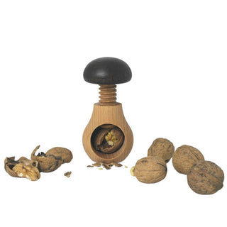 Nussknacker Holzpilz, braun, 9 cm. Der Holzpilz hat ein Gewinde, das am Pilzkopf befestigt ist. Im Stamm befindet sich ein Loch, wo man die Nüsse hineinlegt und durch drehen am Pilzkopf knackt._2