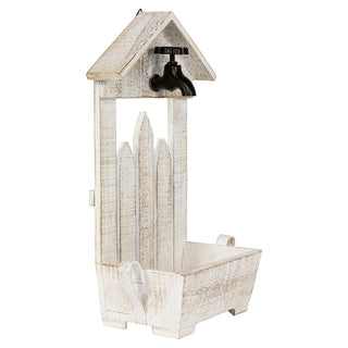 Das Pflanzgefäß aus Holz besteht aus einem Pflanztopf für mehrere Pflanzen, einer dekorativen Zaunreihe und einem kleinen Dekodach mit einem schwarzen Deko-Wasserhahn_2