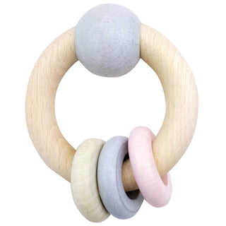 Rundrassel aus Holz mit 3 Ringen, rosa, grau und naturfarben