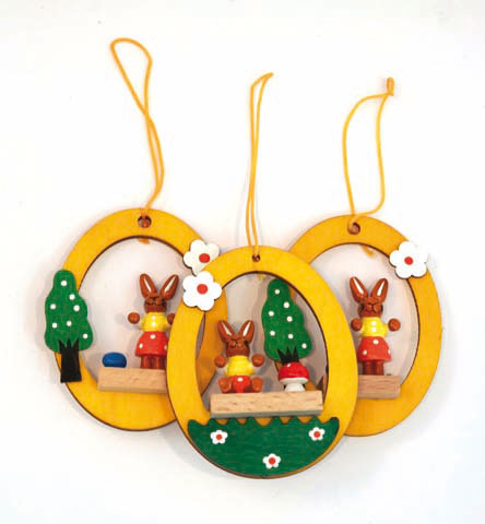 Wooden tree hangings in a set of 3 | 3 colors