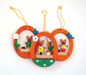 Wooden tree hangings in a set of 3 | 3 colors