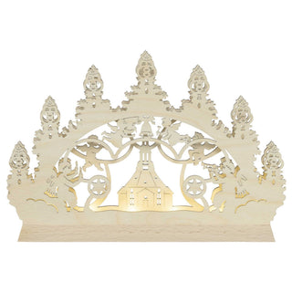 LED-Schwibbogen Mini „Seiffener Kirche“ aus naturfarbenem Holz mit filigraner Darstellung der berühmten Seiffener Kirche. Das Motiv wird von traditionellen erzgebirgischen Figuren, Engelmotiven und stilisierten Tannenbäumen eingerahmt. Die integrierte LED-Beleuchtung sorgt für warmes, stimmungsvolles Licht und hebt die feinen Holzdetails hervor.