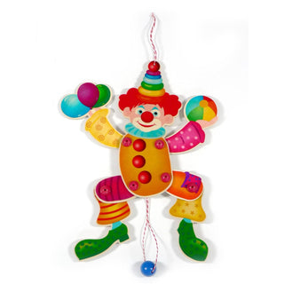 Bunter Hampelmann aus Holz mit Clown-Motiv. Der Clown hält in der einen Hand einen bunten Ball und in der anderen bunte Luftballons.