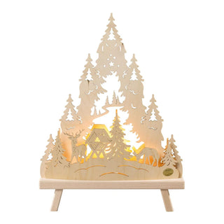 LED Lichterspitze "Wald" aus Holz mit 41 cm Höhe. Das Waldmotiv zeigt einen Tannenwald mit Reh, Hirsch und Futterkrippe.Indirekt LED beleuchtet.