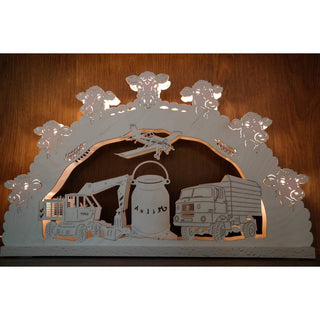 Zu sehen ist hier, der beleuchtete Agrar-Nostalgie Schwibbogen in seiner vollen Schönheit. Bild 3.