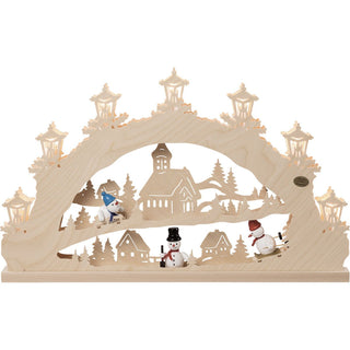 LED Schwibbogen "Schneemann" aus Holz mit bunten Schneemann - Figuren, im 3D Effekt wird eine Winterlandschaft dargestellt. 
