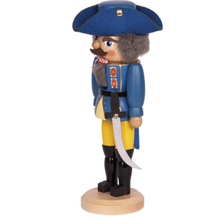 Hier ist der blaue Nussknacker im Seitenprofil zu sehen. Bild 8.