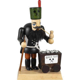 Farbiges Räuchermännchen Bergmann mit Lore mit Aufschrift "Glück Auf". In der Hand hält er das Bergeisen und seine Pfeife._1 