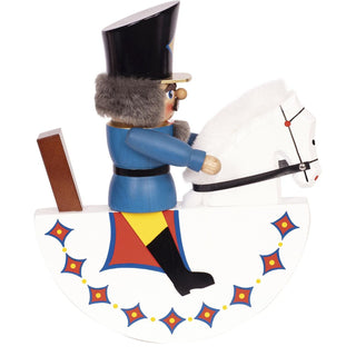 Das blaue Reiterlein ist hier seitlich zu sehen. Bild 6.